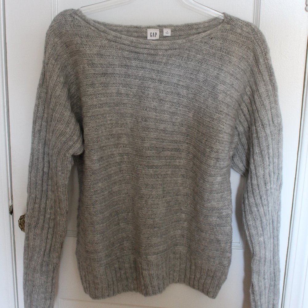 NWOT GAP Grey Mid-Length Sweater